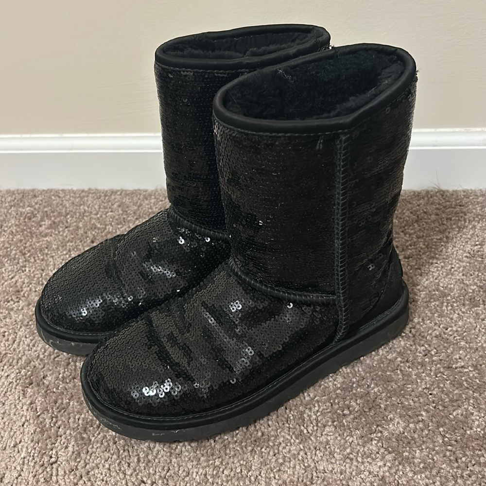 Sequin black UGGs. Lightly worn. Size 6